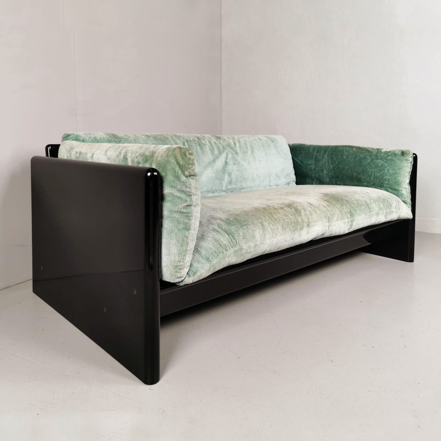 divano simon gavina velluto verde vintage design modernariato sofa