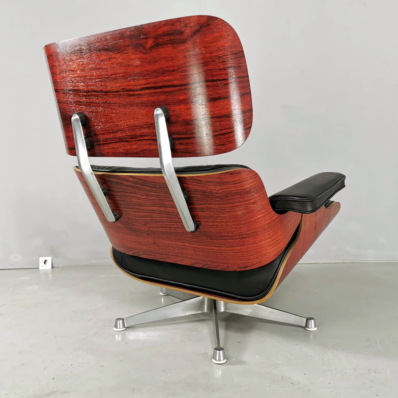 Poltrone Lounge Charles & Ray Eames per Herman Miller by ICF