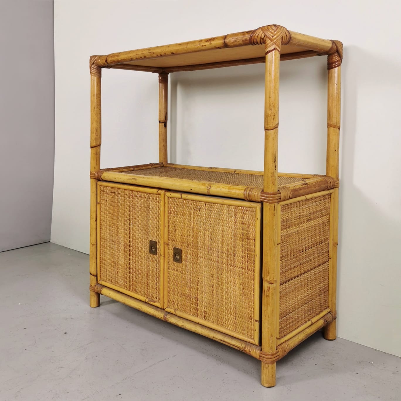 Furniture and Backsplashes in Bamboo / Wicker Dal Vera from the 70s