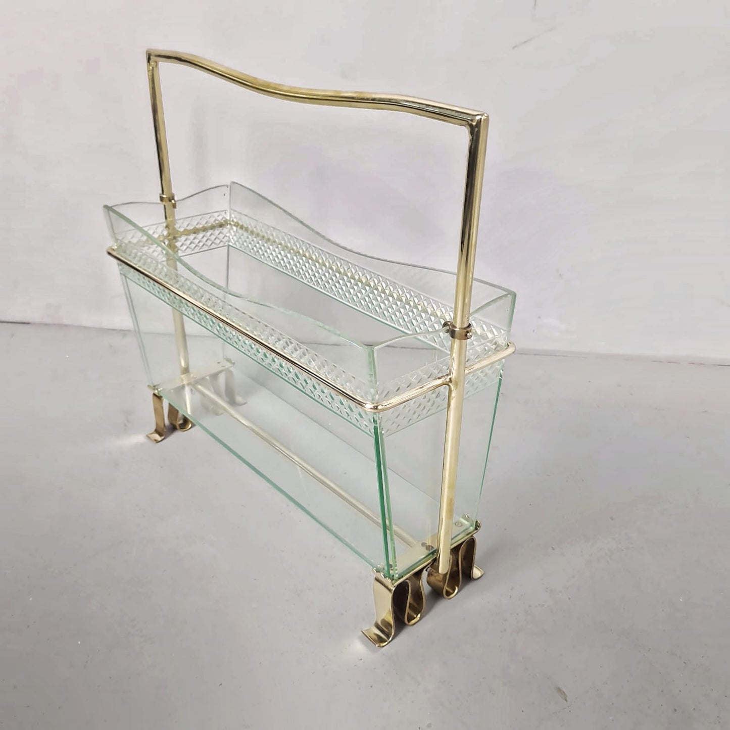 Magazine rack in brass and glass 1950s