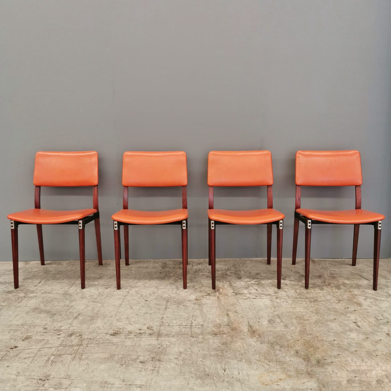4 Eugenio Gerli S82 chairs for Tecno 1960's