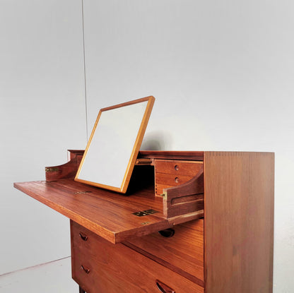 Teak Chest of Drawers by Peter Hvidt and Orla Mølgaard-Nielsen for Søborg Møbelfabrik